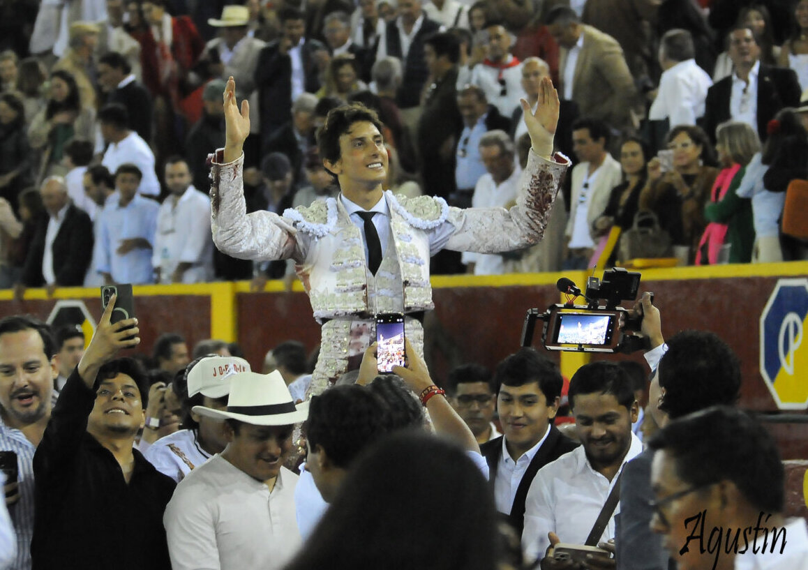 Roca Rey se encerró en 2025 con seis toros en Acho, en una tarde histórica para Perú. Foto: Agustín Carbone